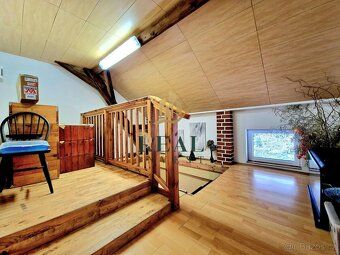 We offer for sale a mixed family house in the locality of Street