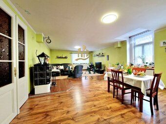 We offer for sale a mixed family house in the locality of Street