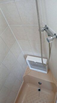 SKLAD v ŽEBRÁKU rozměr 3,7m x 11,5m, dvě uzavíratelné ložnic