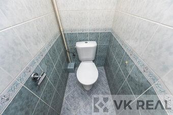 VK Real nabízí k prodeji prostorný a světlý byt 2+1 s balkón