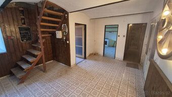 In exclusive representation of the owner we offer for sale an uncellared detached family house…