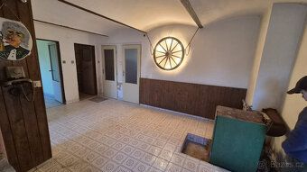 In exclusive representation of the owner we offer for sale an uncellared detached family house…