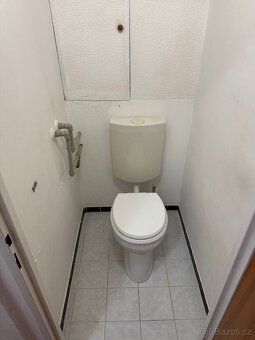 I sell a 2+1 apartment with balcony in private ownership, located on the 7th floor of an apartment block at 1.