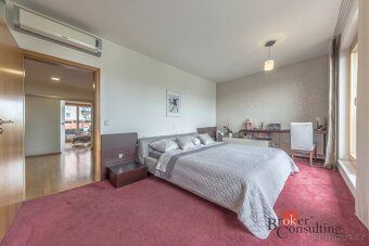 Sale of modern 3-room apartment (139m2) with two terraces, parking space and cellar in Prague's Stodůlky district