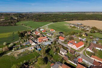Stavební pozemek 892 m² | klidná lokalita s výhledy | Nuzice