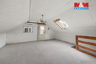 Nabízíme k prodeji samostatně stojící chalupu v klidné části