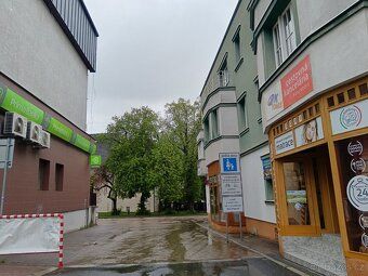 For sale multifunctional building Zdravotnicka 2 with built-up area of 215 m², has 3 floors…