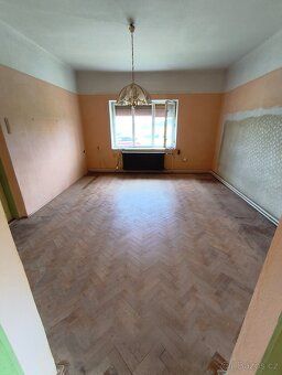 We offer a family house for sale near the D6 highway with view of Džbánské valley.