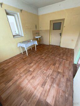 We offer a family house for sale near the D6 highway with view of Džbánské valley.