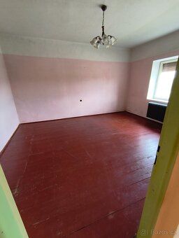 We offer a family house for sale near the D6 highway with view of Džbánské valley.