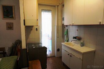 We offer for sale an apartment on the 3rd floor (4th upper storey of 7 floors) in a…
