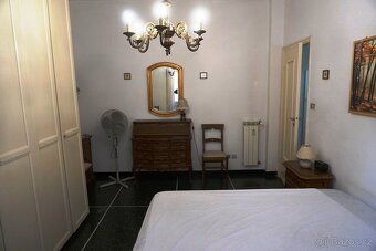We offer for sale an apartment on the 3rd floor (4th upper storey of 7 floors) in a…
