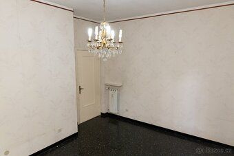 We offer for sale an apartment on the 5th floor (6th upper storey) in a residential house with…
