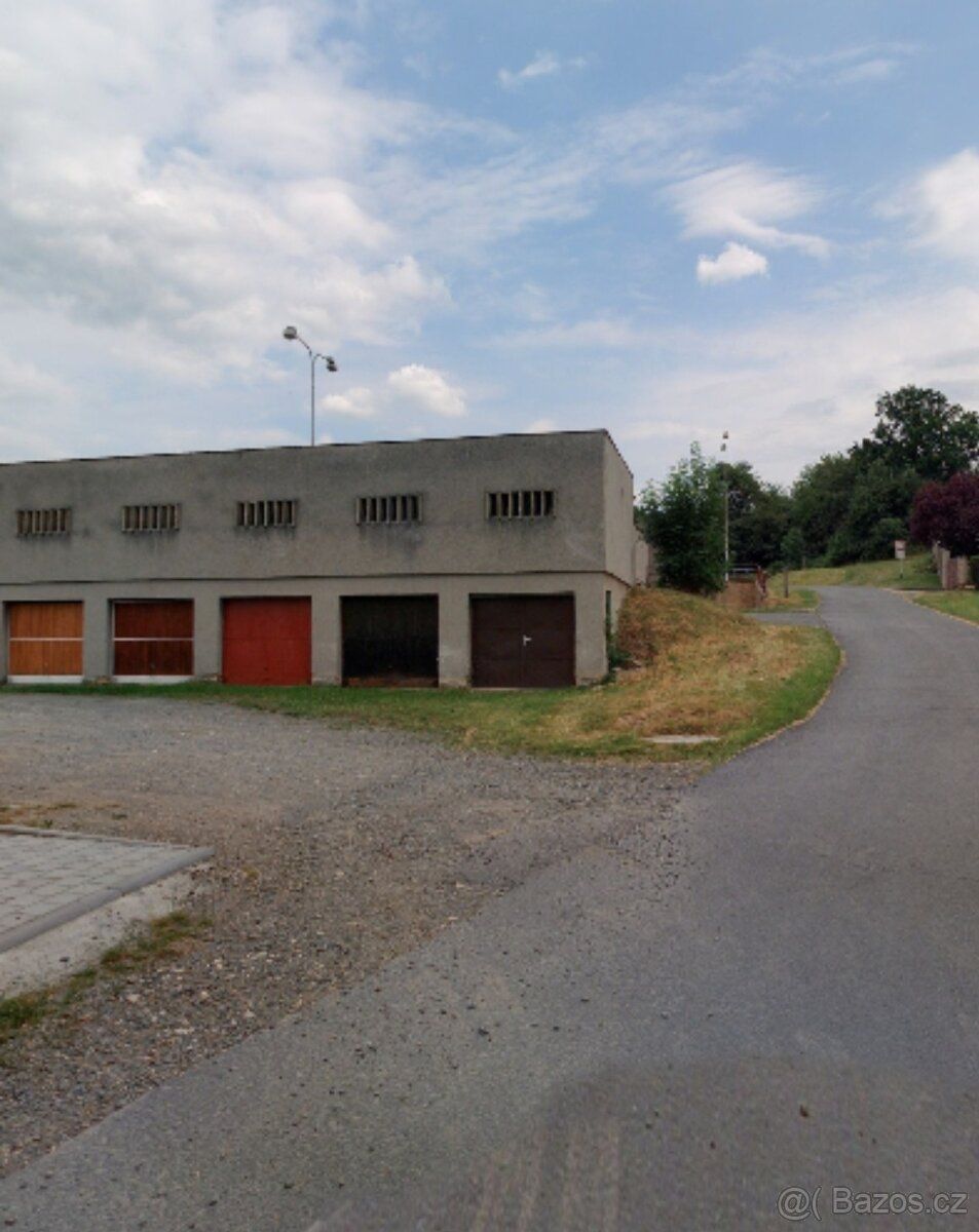 Touto cestou bych moc rád koup il garáž v Krnově na ulici Ch