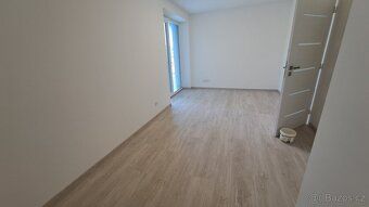 Nabízím k dlouhodobému pronájmu prostorný rodinný dům o disp