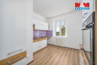 Nabízíme k prodeji bytový dům v klidné části obce Krucemburk