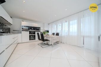 Skvělý byt 4+1, 89 m² – komfortní bydlení blízko centra Ostr