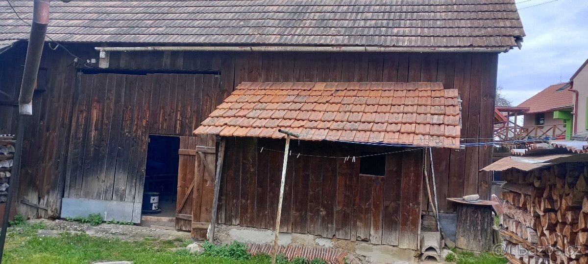 Prodej domu s pozemkem k rekonstrukci. Pozemek 700m², Vlacho