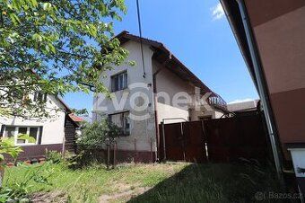 Prodej domu s pozemkem k rekonstrukci. Pozemek 700m², Vlacho