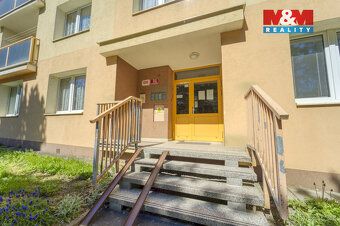 Nabízíme k pronájmu světlý byt o dispozici 2+1 a užitné ploš