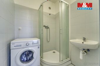Nabízíme k pronájmu světlý byt o dispozici 2+1 a užitné ploš