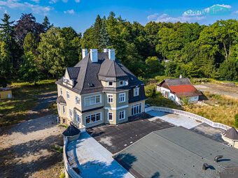 Prodej komerčního areálu s rozlehlým pozemkem 8 738 m² jehož