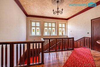 Prodej komerčního areálu s rozlehlým pozemkem 8 738 m² jehož