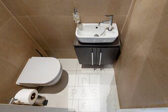 Ev.č. 00252 Nabízíme k prodeji výjimečný rodinný dům o obytn