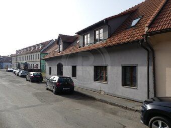 Nabízíme k pronájmu zděný byt v centru Netolic - Staré město