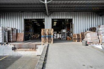 Pronájem zateplené skladové haly se zázemím, kancelářemi, sd