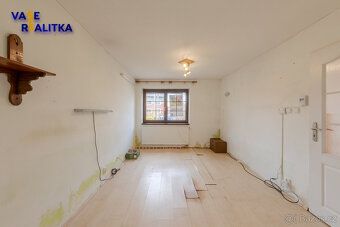 Nabízím vám ke koupi řadový dům s malou zahrádkou na ulici K