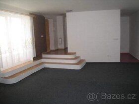 Nabízíme činžovní dům v centru Slaného s možností převzetí n