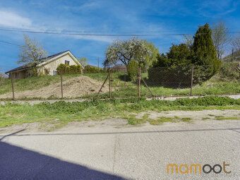 Nabízím k prodeji stavební pozemek o výměře 631 m² v obci Mě
