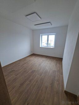 Prodej nově zrekonstruovaného zděného bytu 3+1 s lodžií - by