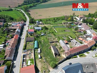 K prodeji nabízíme stavební pozemek o výměře 1 072 m² v obci