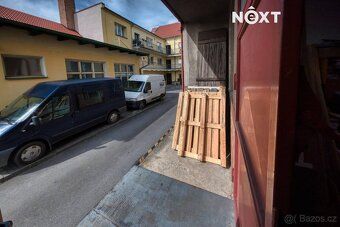 Nabízíme k prodeji atraktivní komerční prostory o celkové po