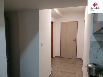 Nabízíme k pronájmu dva ubytovací prostory v blízkosti Karlo