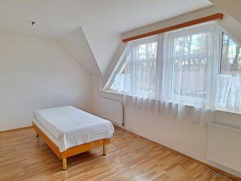 Ev.č. 01674 Nabízíme k prodeji řadový rodinný dům 4+kk + pro