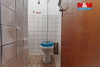Nabízíme k prodeji prostorný rodinný dům v klidné části obce