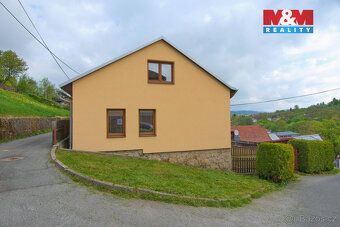 Nabízíme k prodeji rodinný dům o dispozici 3+1 v klidné část