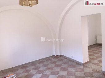 +popl. 2500, Nájemné plus DPH. Služby 2- 2 500,-Kč., pronáje