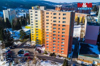 Nabízíme k prodeji útulný byt 2+1 o užitné ploše 51 m², v žá