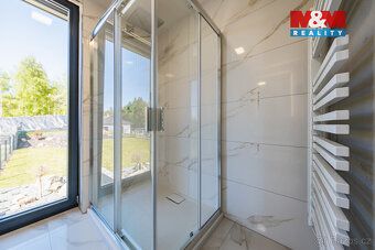 Moderní bydlení s vlastní zahradou v klidné lokalitě s výbor