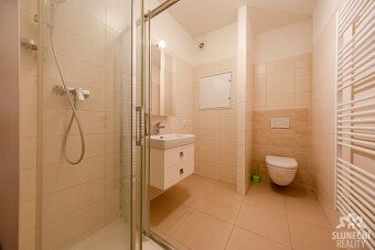 Nabízíme k pronájmu útulný byt 1+kk o velikosti 35 m² v 5. N