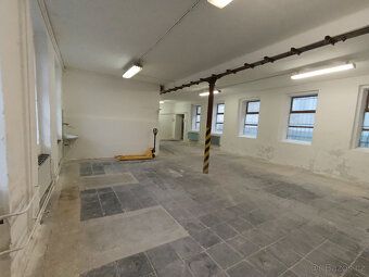 Pronajmu sklad/dílnu 160 m2 v Lučanech v průmyslovém areálu 