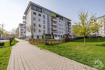 Nabízíme k pronájmu útulný byt 1+kk o velikosti 35 m² v 5. N