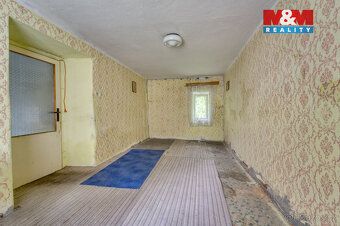 Nabízíme k prodeji rodinný dům na okraji obce Nekvasovy. Čás