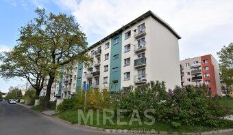 Nabízíme Vám k pronájmu byt 2+kk s pracovnou a balkonem o ce