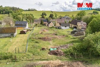Nabízíme k prodeji prostorný stavební pozemek o výměře 1 497