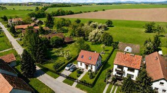 Prodám stavební pozemek o výměře 1 213 m² v klidné části obc